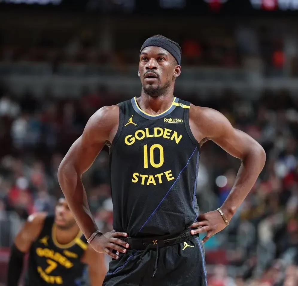 巴特勒回归赛场，赛事规则更新首场状态亮眼，公牛观众沸腾！的简单介绍